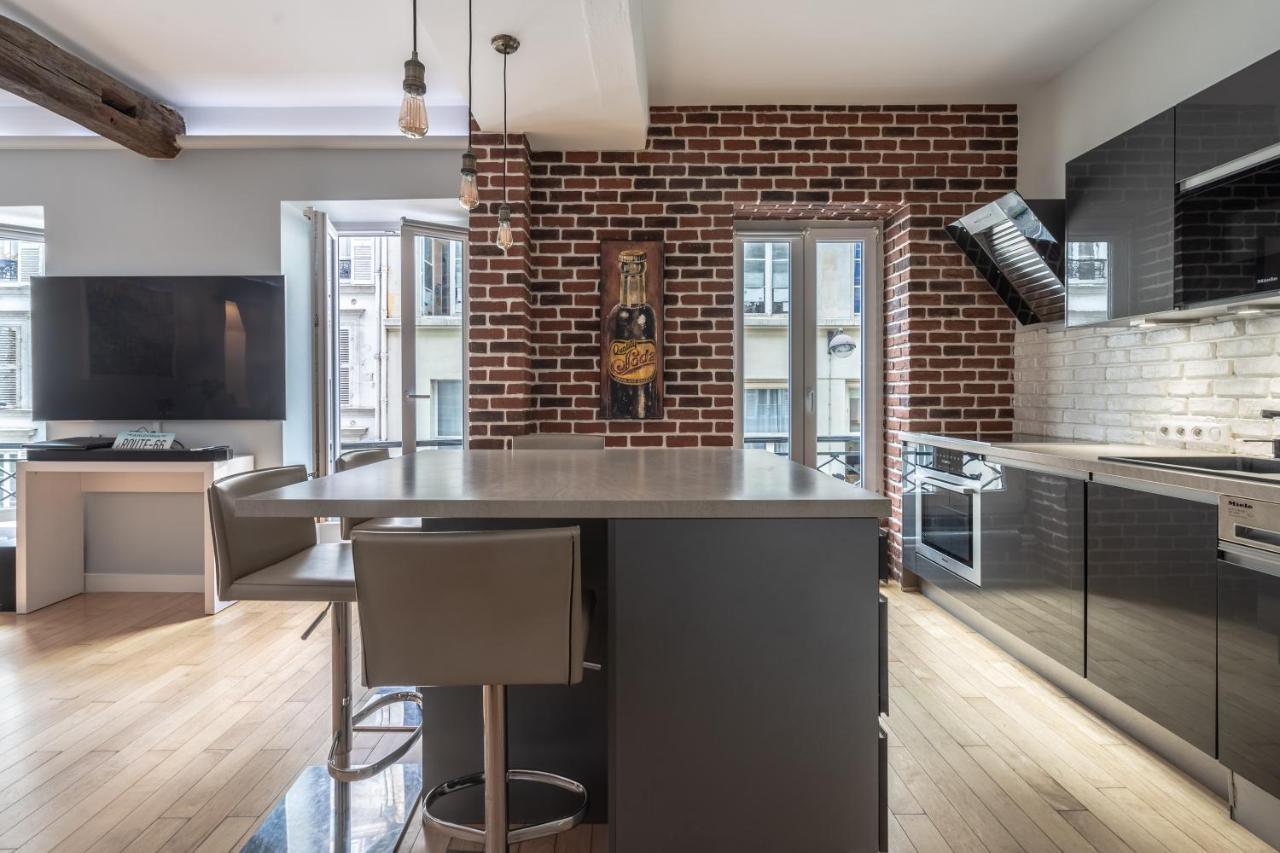 Apartment In The Heart Of *